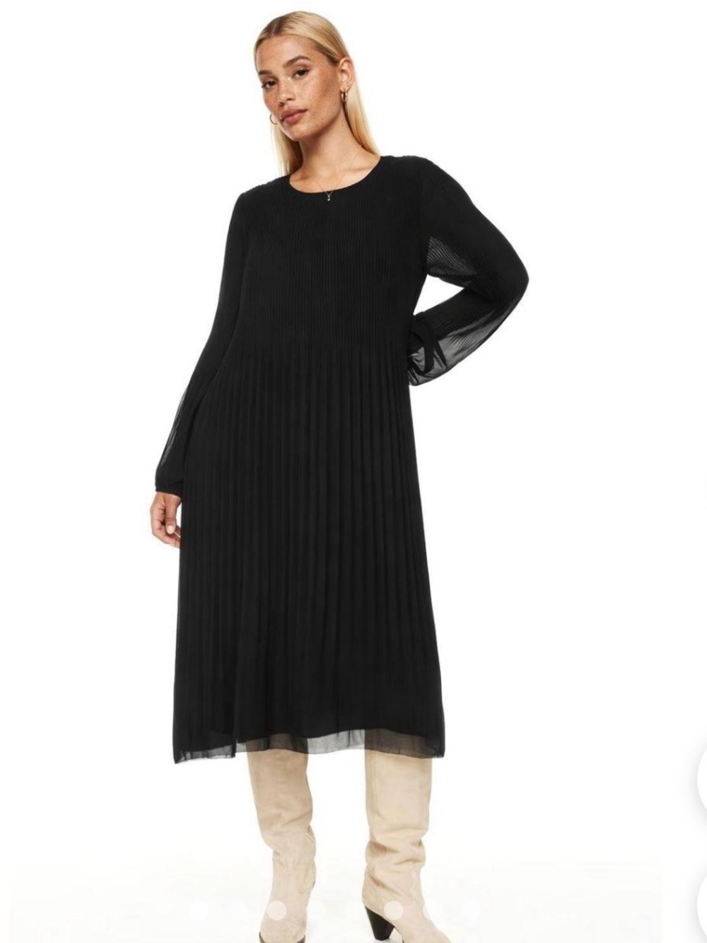 Aritzia Black daydream Midi Dress
